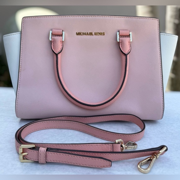 Michael Kors Handbags - Michael Kors Selma Medium Satchel
